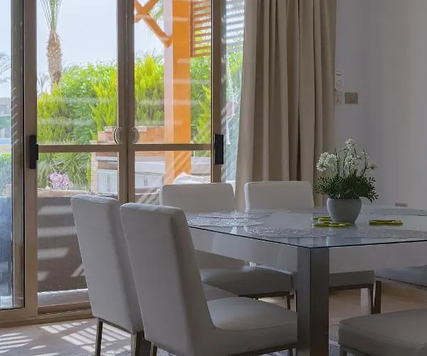 Villa Safty Palm Oasis Private Pool & Access *