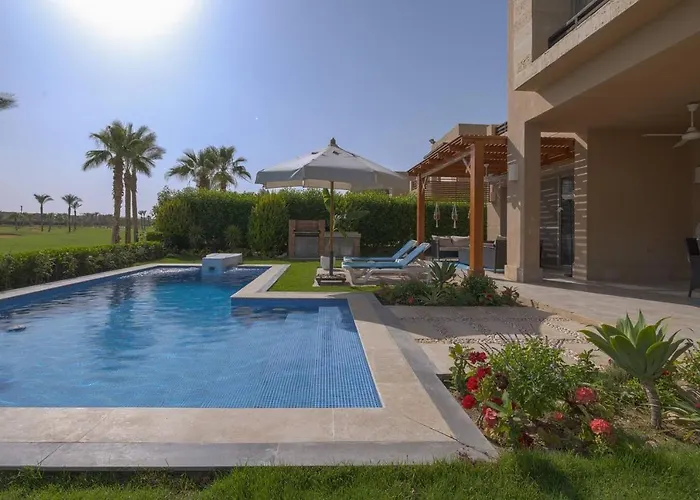 Safty Palm Oasis Private Pool & Access Villa