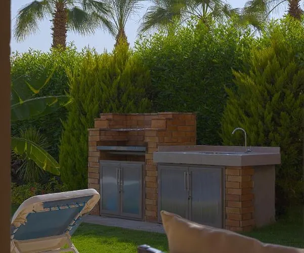 Villa Safty Palm Oasis Private Pool & Access *